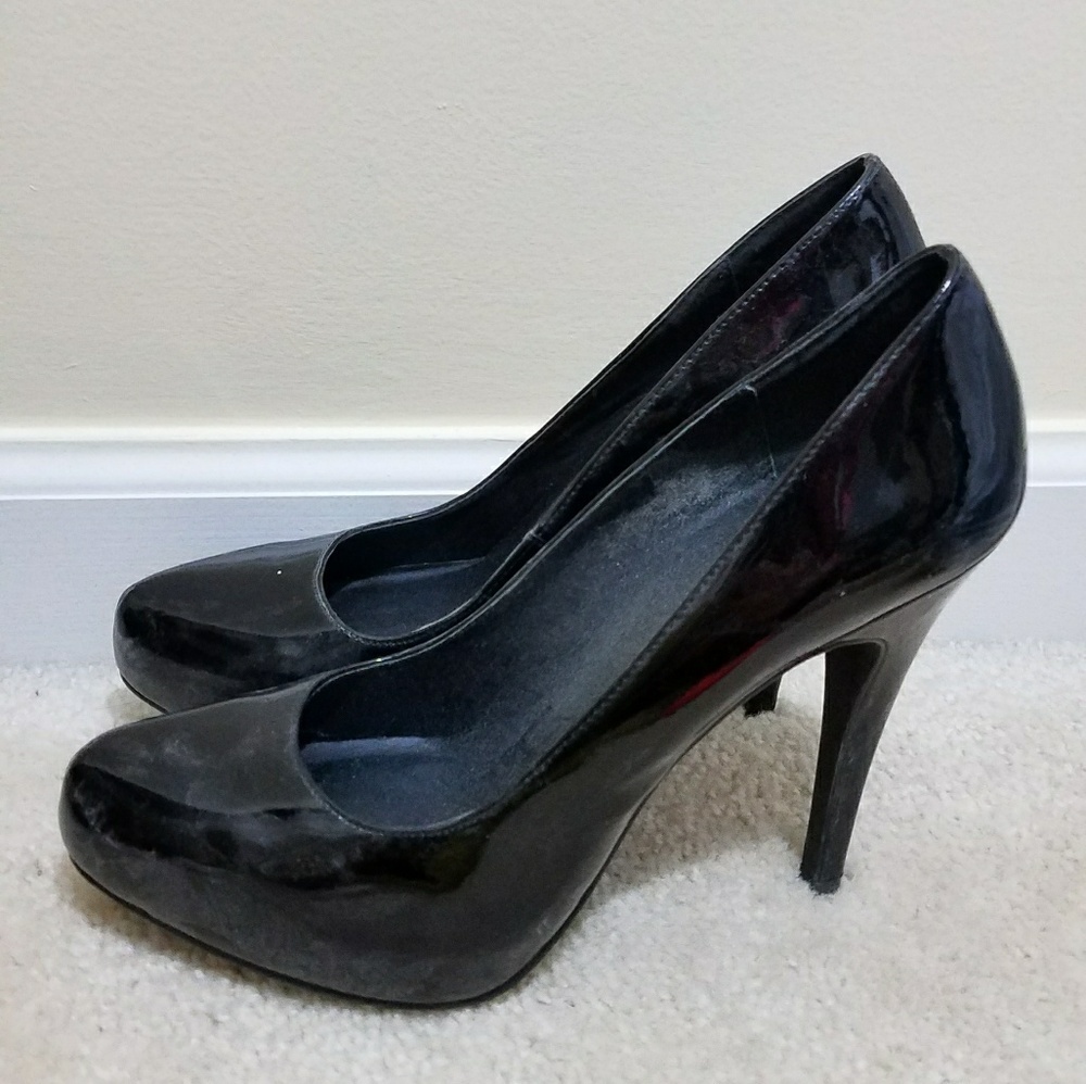 Michael Aphrodite Black Patten Leather Size 7.5
